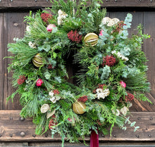 Load image into Gallery viewer, Traditional Christmas wreath