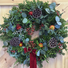 Load image into Gallery viewer, Traditional Christmas wreath