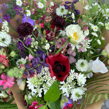 Load image into Gallery viewer, Seasonal Posie