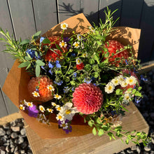 Load image into Gallery viewer, Seasonal Posie